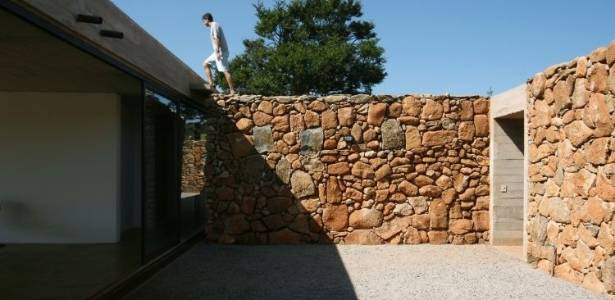 Muro de arrimo: Conheça mais sobre o muro de contenção em pedra