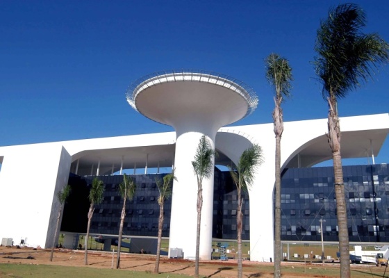 A Cidade Administrativa Presidente Tancredo Neves em Belo Horizonte (MG). O prédio projetado por Oscar Niemeyer vai abrigar a sede do governo do estado de Minas Gerais.