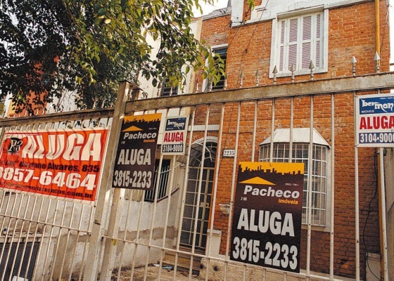Imóvel para alugar na rua Oscar Freire, no bairro de Pinheiros, em São Paulo (24/08/2003)