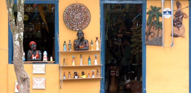 Loja no centro histórico na cidade de Embu das Artes, em  São Paulo - Raimundo Pacco/Folhapress -  29.abr.2008