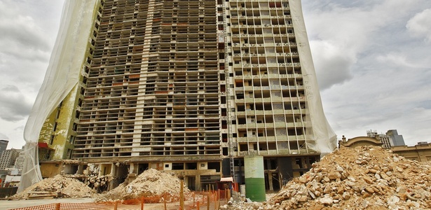 Demolição dos edifícios São Vito e Mercúrio, no centro de São Paulo (SP) (22/11/2010)