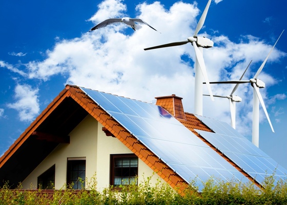 A energia eólica, obtida dos ventos, é uma das principais fontes de energia limpa. Geradores residenciais ainda são pouco utilizados, mas a solução deve ganhar força nesta nova década