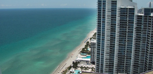 Vista dos apartamentos do condomínio Canyon Ranch em Miami Beach, na Flórida (EUA) - Cristiane Capuchinho/Folhapress
